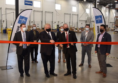 From left to right: Cam Guthrie, Mayor of Guelph; Lloyd Longfield, MP for Guelph; Doug Ford, Premier of Ontario; Mike Schreiner, MPP for Guelph; Ernie Philip, President of Medline Canada Mike Harris, MPP for Kitchener—Conestoga; and Kaveh Razzaghi, Chief Operating Officer of Medline Canada, mark the grand opening of Medline Canada’s new 600,000 sq ft distribution centre in Guelph, Ontario (CNW Group/Medline)