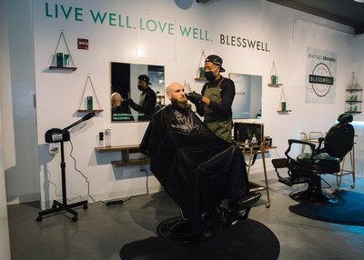 Indulge in the GROOMED x BLESSWELL Chicago Pop-Up Shop’s refined menu offerings of upscale cuts, professional shaves, and relaxing facials.
