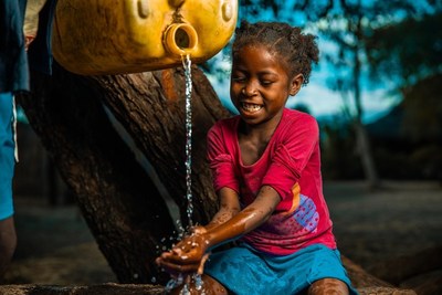 Just Play has a goal of funding 250 water projects through the WaterBabies Loves charity: water campaign.