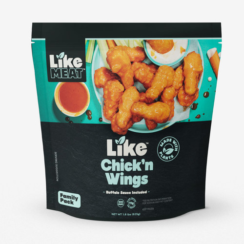 Like Chick'n Wings, the plant-based spin on America's favorite party food. With a perfectly crispy coating and a juicy, bone-free, meaty texture, these wings are sure to score a touchdown at every football watch party. Each pack of mouth-watering Like Chick'n Wings includes a pouch of vegan buffalo sauce so you can toss, sauce and dip to your heart's content, while staying 100% plant-based. A wing-wing situation!