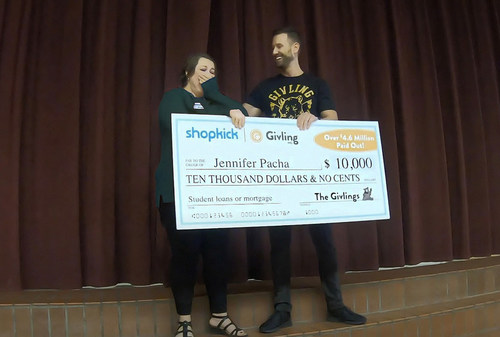 $10,000 Givling Winner, Jennifer Pacha, a teacher in Kansas with Givling COO, Seth Beard