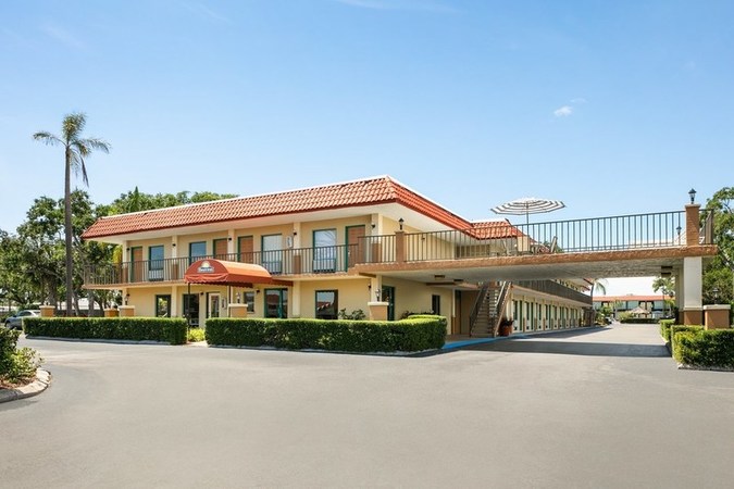 DSH Hotel Advisors Arranges Sale of 90-Room Days Inn Clearwater, Florida - Vimarsana News