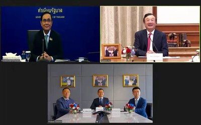 Virtual Executive Meeting: First row (left to right): H.E. General Prayut Chan-o-cha; Ren Zhengfei, CEO of Huawei; Second row (left to right): Jeffery Liu, President of Huawei Asia Pacific; Abel Deng, CEO of Huawei Thailand; Simon Lin, Newly Appointed President of Huawei Asia Pacific