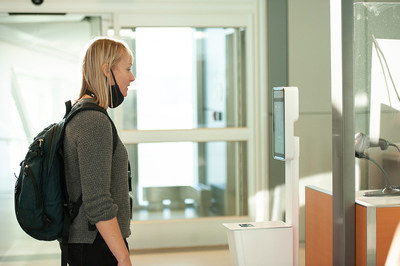 Innovative guest boarding solution showcases the future possibility for touchless and secure boarding options for Canadian travellers. (CNW Group/WESTJET, an Alberta Partnership)