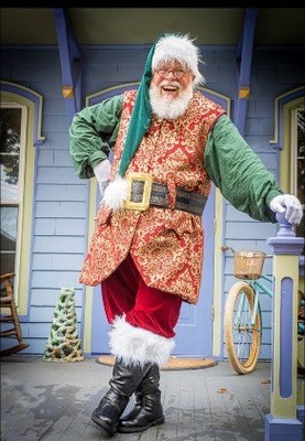 Santa está listo para deleitar a tu familia en VisitWithSanta.com