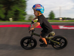 PWR Bikes Introduces Superbolt Balance Ebike