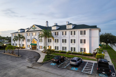 DSH Hotel Advisors arranges sale of Quality Inn Palm Bay for $6,500,000