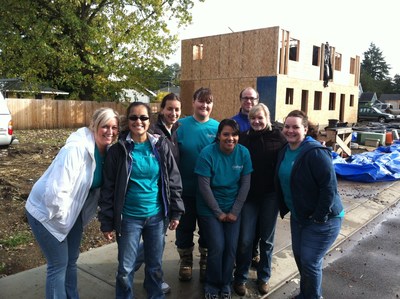OnPoint employees volunteering at United Way.