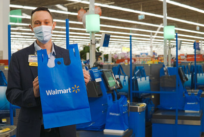 Walmart Canada liminera les sacs en plastique  usage unique, empchant ainsi que prs de trois-quarts de milliard de sacs en plastique soient mis en circulation chaque anne. (Groupe CNW/Walmart Canada Corp.)