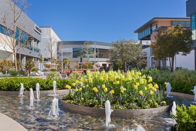 Hillsdale Shopping Center’s North Block Outdoor Plaza