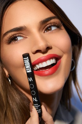 Kendall Jenner Teeth Whitening Pen for MOON