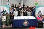 GREENWIN AND TORONTO POLICE 31 DIVISION BRIDGE THE DIGITAL DIVIDE WITH LAPTOPS FOR LEARNING INITIATIVE