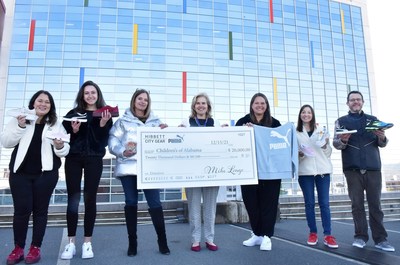 Hibbett and PUMA donate $20,000, footwear, apparel and supplies to Children's of Alabama. 
L to R: Joanna Goss  Puma, Haley Zigas  Puma, Kelly Bowman  Hibbett | City Gear, Emily Hornak  Childrens of Alabama, Sarah Sharp  Hibbett | City Gear, Elizabeth Hill  Hibbett | City Gear, Scott Smith - Puma
Photo credit: Patrick Deavours, Children's of Alabama