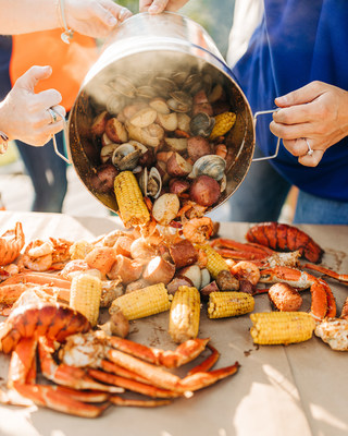 Topsail Steamer brings the best of the Carolina Coast to people across the U.S., shipping signature “Bay Buckets” filled with available locally-sourced seafood, meats, corn, potatoes and homemade seasonings for people to steam, eat and enjoy!