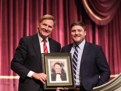 Attorney R. Brent Wisner receiving the Clarence Darrow Award