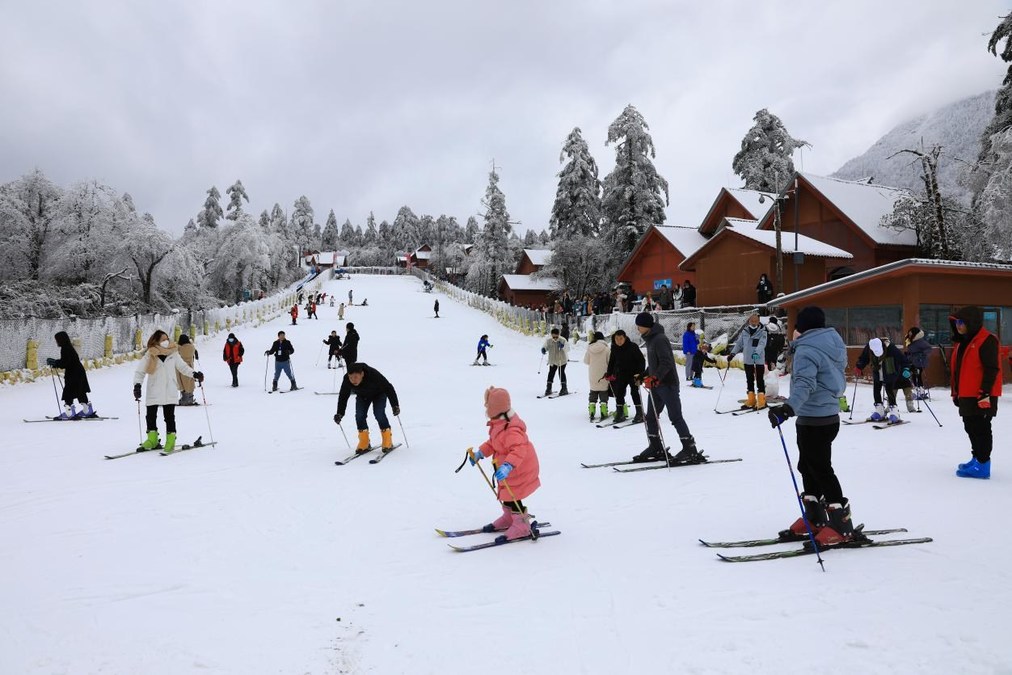 Mount Emei of China: 23rd Mount Emei Ice, Snow and Hot Spring Festival Starts - Vimarsana News