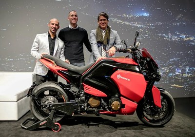 Marco Antonio Soriano IV and Marco Melandri MotoGP Champion unveiled the SORIANO EV GIAGUARO limited edition to the world at the Soriano Private Event in Milan, Italy Nov 10th 2021.