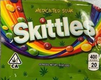 (Medicated Sour) Skittles
emballé pour ressembler aux bonbons Skittles (Groupe CNW/Santé Canada)