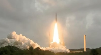 Webb lifts off from Kourou, French Guiana, ushering in a new era of space observation. Credit: NASA.