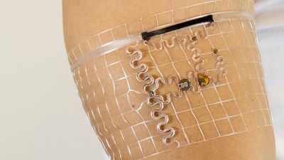 Custom-made 3D printed flexible wearables monitor biomedical signals for at-home diagnosis and athletic training, developed by University of Arizona researchers, wirelessly powered by Powercast.