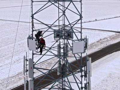 At the end of December, the Gogo network team completed a 5G tower installation, adding six 5G antennas to this site in the midwestern United States.