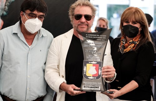 From L to R – Mayor of Los Cabos, Óscar Leggs Castro; Sammy Hagar; Secretary of Tourism, Economics and Sustainability of the state of Baja California Sur, Maribel Collins present Sammy Hagar with Honorary Ambassador of Los Cabos