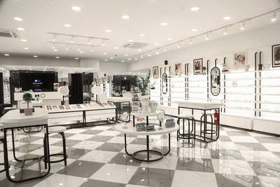 John Jacobs’ premium Andheri West store, featuring vintage decor, soft lighting and striking eye-fashion