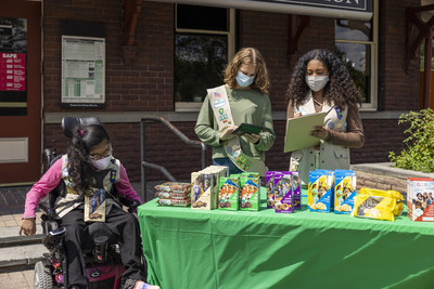 Girl Scout entrepreneurs across the U.S. are back with a hybrid selling model that incorporates innovative methods of online ordering and the return of in-person selling. Amidst the COVID-19 pandemic, Girl Scouts continue to quickly and cleverly adapt their selling methods to replace the iconic, in-person cookie booths with new, innovative options. For the 2022 season, councils are monitoring local data and mandates and are prepared for a successful season of cookie selling, whether digitally, i