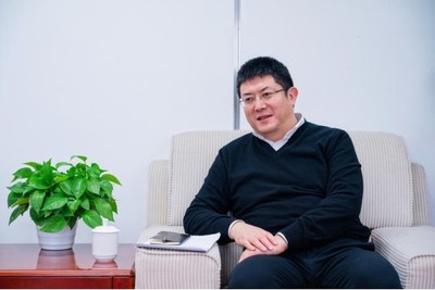 En la fotografía se ve a Shan Xiangqian, jefe del partido de la ciudad de Wuhu, provincia de Anhui, en el este de China. (PRNewsfoto/Xinhua Silk Road)