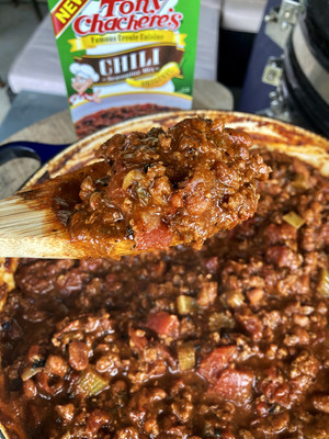 New from Tony Chachere’s® Famous Creole Cuisine, a special blend of seasoning and spices will take your chili to the next level and tantalize your taste buds. Introducing Tony’s Chili Seasoning Mixes!