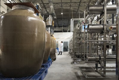 La foto muestra parte de las instalaciones de elaboración del licor baijiu de TingHua. (PRNewsfoto/Xinhua Silk Road)