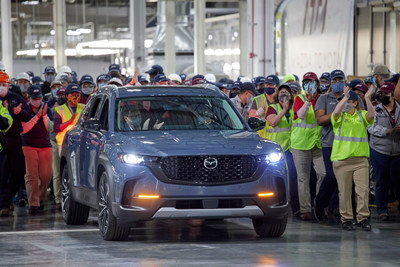 Employees celebrate at the Mazda Toyota Manufacturing Line-Off celebration for all-new 2023 Mazda CX-50 Crossover SUV on January 26, 2022, in Huntsville, ALA. (Jon Morgan/AP Images for Mazda North American Operations (CNW Group/Mazda Canada Inc.)