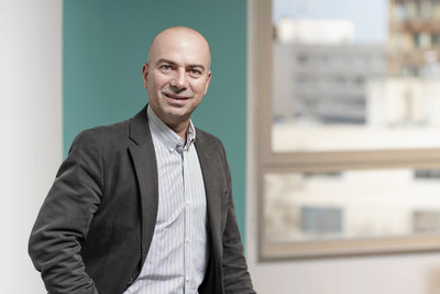 Erik Brieva, Strands