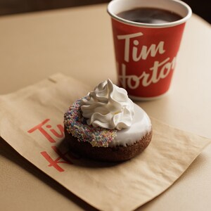 EN COURS MAINTENANT : Tim Hortons et l'équipe d'Olympiques Spéciaux Canada collaborent afin de lancer le beigne Choisir d'inclure en édition limitée en appui aux programmes d'Olympiques Spéciaux partout au pays