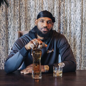 LEBRON JAMES SPORTS ALL FOUR CHAMPIONSHIP RINGS AS HE UNVEILS NEW BOTTLE FOR LOBOS 1707 EXTRA AÑEJO TEQUILA