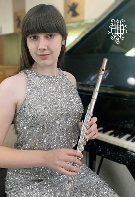 Nikka Gershman-Pepper, Haynes Young Artist, with her Haynes flute