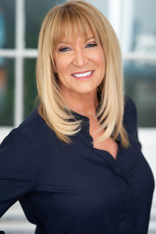 Kim Douglas, a New England-based Coldwell Banker Realty agent, hosts Bold Like Her podcast, where she interviews Boston’s leading female movers and shakers from a variety of industries