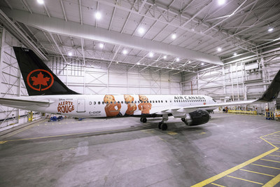 Air Canada fera la promotion du film Alerte Rouge par une livrée qui en est inspirée et qui traversera le pays sur un A220 construit au Canada. (Groupe CNW/Air Canada)