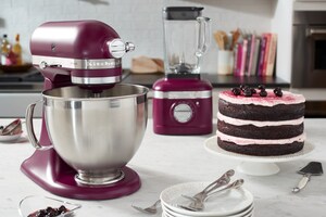 KitchenAid® dévoile la couleur de l'année 2022, betterave, célébrant le dynamisme des moments quotidiens et pour nous rappeler de savourer les joies simples