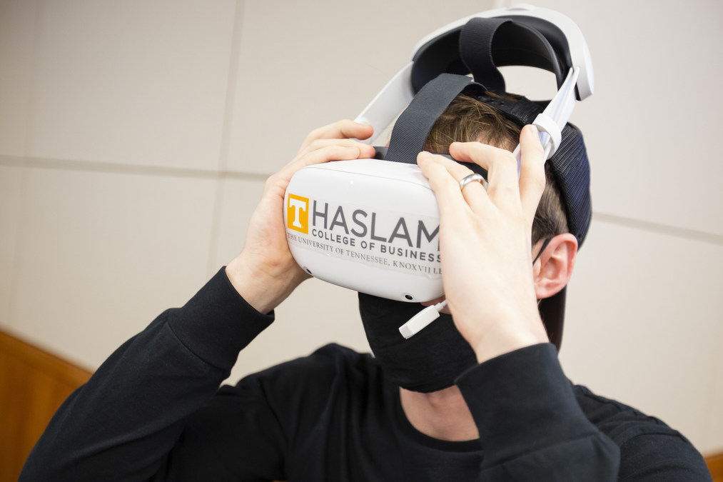 Collins Teaches First UT Class Delivered Via Virtual Reality - Vimarsana News
