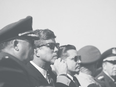 JFK wears the famed AO Eyewear Saratoga sunglasses on a visit to Fort Bragg. Photo by Cecil Stoughton, courtesy of the JFK Library.