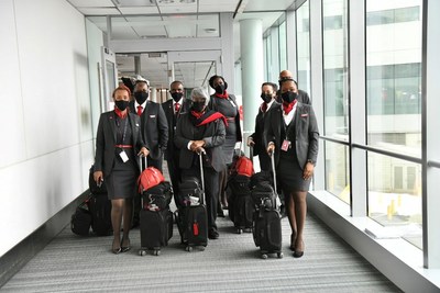 The crew of today’s inaugural Black History celebratory flight, AC914 from Toronto to Fort Lauderdale. (CNW Group/Air Canada)