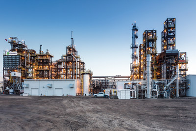Un financement de plus de 5,5 M$ CA a t accord  l'quipe dirig par le groupe de recherche et dveloppement d'Enerkem, tablie  Edmonton, pour commercialiser sa solution de production de carburant  faible teneur en carbone pour le secteur des transports lourds. La technologie de gazification souple  partir de matires premires d'Enerkem a t prouve dans son usine Enerkem Alberta Biofuels (EAB),  Edmonton, en Alberta. (Groupe CNW/Enerkem Inc.)