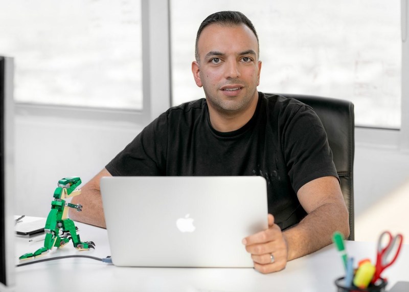 Unable to view the image, Please provide a valid URL.