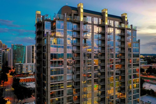 The RADCO Companies (RADCO) announced the acquisition of Skyhouse Midtown, a 320-unit, 23-story luxury high-rise multifamily building prominently located in the heart of Midtown Atlanta.