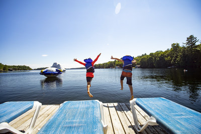 Porter Airlines’ service to Muskoka, Ontario, returns just in time for your summer plans. Flights begin June 24, 2022, and conclude September 6, 2022. (CNW Group/Porter Airlines)