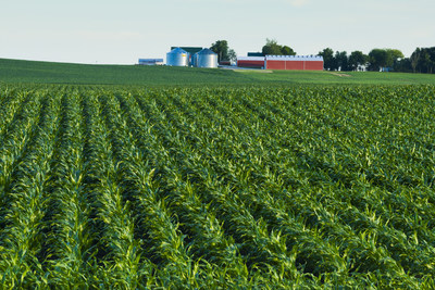 The Nitrogen Reduction Pilot launched by Sound Agriculture will reach 25,000 acres of fields throughout the U.S. in 2022. The program eliminates the financial risk associated with using less fertilizer by underwriting the risk of lost yield.