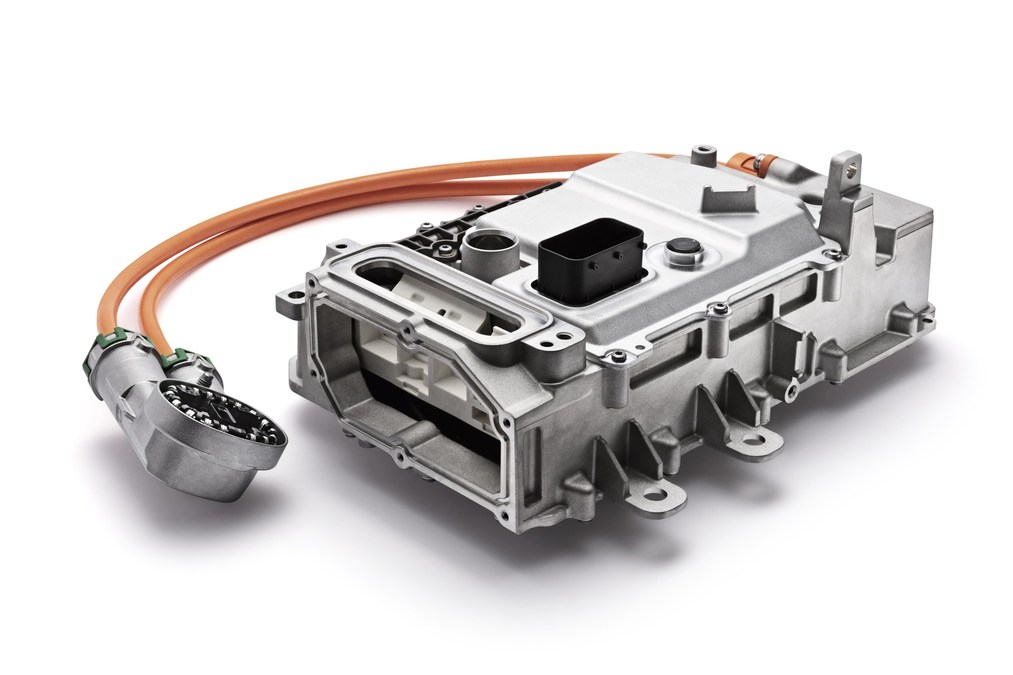 Marelli supplies the inverter for the new BMW CE 04 electric scooter - Vimarsana News