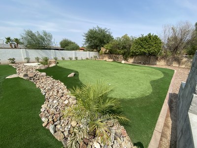 Synthetic grass and putting green installation in Scottsdale, AZ by Arizona Turf King