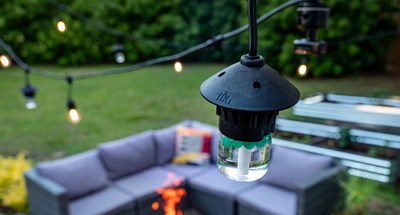The BiteFighter® LED String Lights feature three diffusers with replaceable repellent pods that last up to 200 hours, provide a mosquito protection zone of up to 330 square feet, and add warm ambiance.